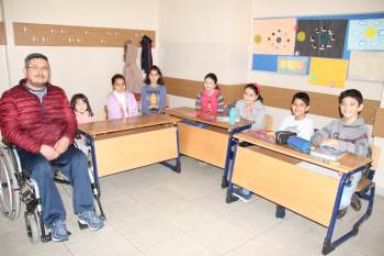 Öğretmenlik aşkı engel tanımadı!