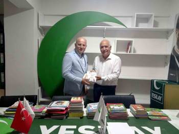 Okuduğu 250 Kitabı Yeşilay’A Bağışladı
