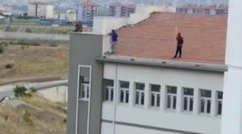 Okul Çatısında 3 Saatlik Eylem
