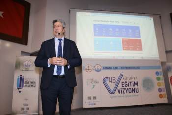 Okul Ve Kurum Yöneticilerine ‘Sosyal Medyanın Doğru Ve Etkin Kullanımı’ Eğitimi

