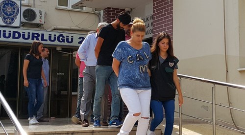 Okul yakınında müşteri beklerken yakalandı!