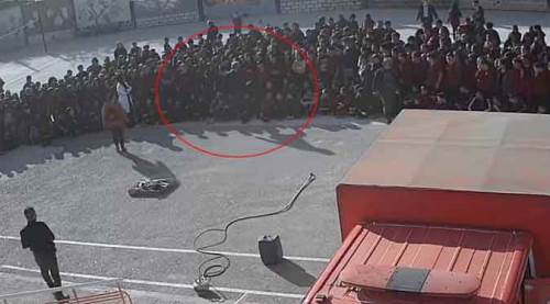 Okulda skandal! Öğrencinin suratına tekme attı...