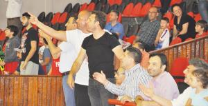 Olaylar maçın önüne geçti