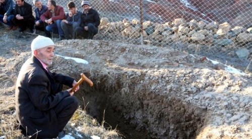 Öldü diye mezarını kazdılar ama...