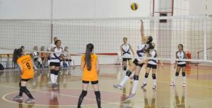 Voleybolun kraliçeleri sahne aldı