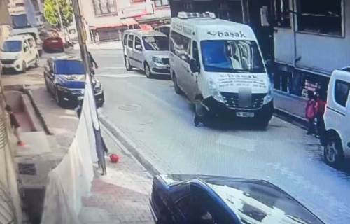 Ölümlü kaza: Servis minibüsü 5 yaşındaki çocuğun üstünden geçti
