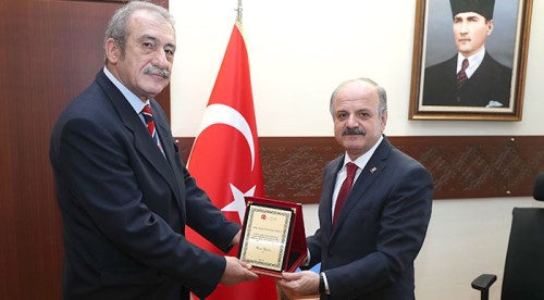 Ömerülfarukoğlu Eskişehir Valiliğinden emekli oldu