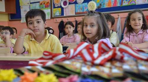 ONBİNLERCE ÖĞRENCİNİN KARNE HEYECANI