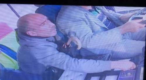 Önce tartıştı sonra... Her şey kamerada!