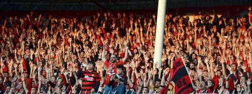 ÖNCE TRİBÜNLER FETHEDİLECEK 