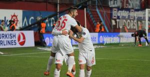 Şimşek, Karadenizde çaktı Trabzonu yerle bir etti  Fantastik 1-4