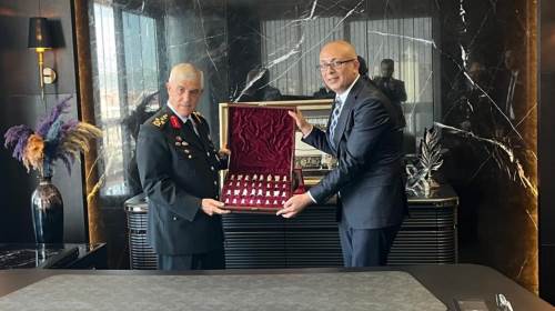 Orgeneral Arif Çetin, Tezcan Kuşcan'ı ziyaret etti