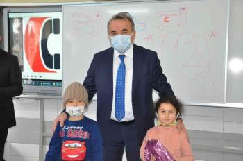 Örgü Kursiyerleri Minik Kalpleri Isıttı
