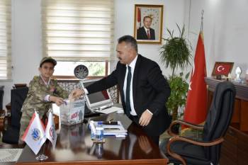 Ortaokul Öğrencilerinden Mehmetçik Vakfı’Na Bağış Kampanyası Başlattı
