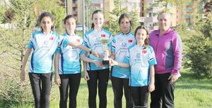 Oryantingde iki şampiyon