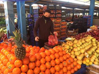 Osmaneli Cuma Pazarında Sadece İlçe Manavları Tezgah Açtı
