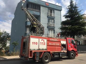 Osmaneli’De 4 Katlı Binada Yangın
