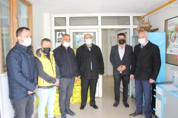 Osmaneli’De Çiftçilere Yonca Tohumu Dağıtımı Yapıldı
