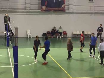Osmaneli’De Öğretmenler Günü Voleybol Turnuvası
