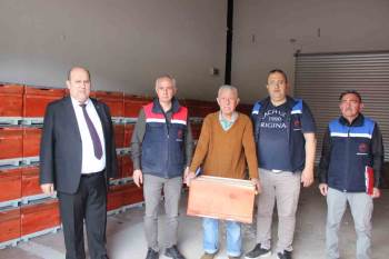 Osmaneli’Nde Arıcılara Yüzde 50 Hibe Destekli 134 Arı Kovanı Dağıtıldı
