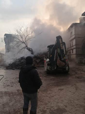 Osmaneli’Nde Ev Yangını
