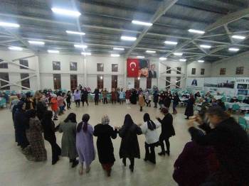 Osmaneli’Nde Kadınlar Doyasıya Eğlendi
