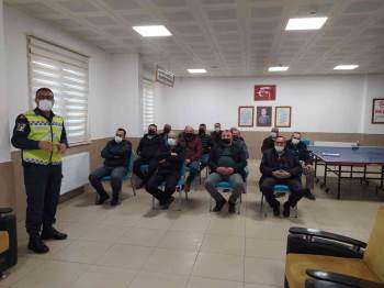 Osmaneli’Nde Taşımalı Servis Şoförlerine Jandarmadan Eğitim
