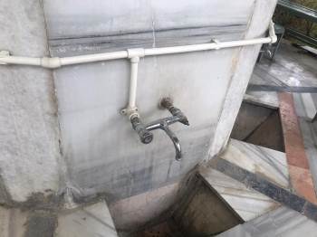 Osmangazi Camii Şadırvanında Muslukların Çoğu Ya Kırık, Ya Da Su Gelmiyor
