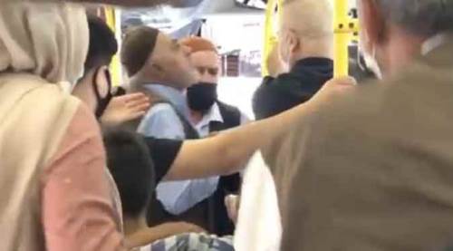 Otobüste şok kavga! Tokat, tükürük...