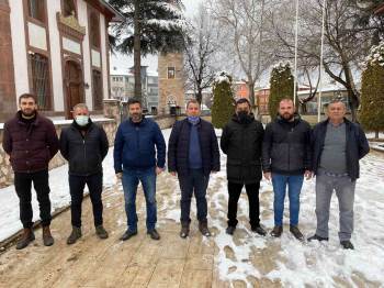 Otogarda 2 Firma Çalışanları Birbirine Girdi, 2 Kişi Yaralandı
