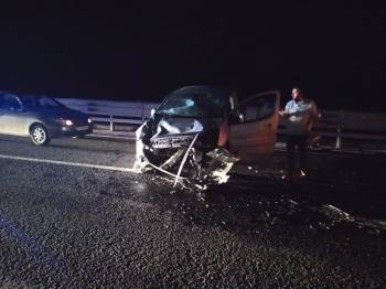 Otomobil Beton Mikserine Arkadan Çarptı; 1 Yaralı
