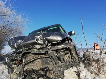 Otomobil Çekiciye Çarptı; 1 Yaralı
