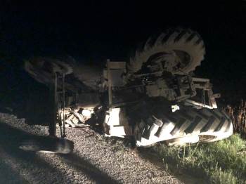 Otomobil ile traktör çarpıştı: 7 yaralı