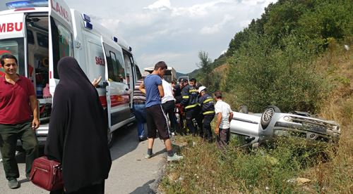 Otomobil takla attı: 5 yaralı