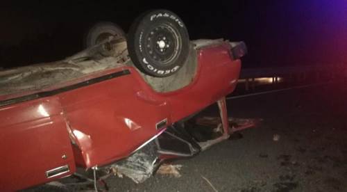 Otomobil tıra çarptı; 2 yaralı