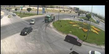 Otomobilin Metrelerce Kaydığı Anlar Kamerada
