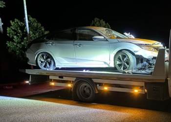 Otomobilin Refüje Girdiği Kazada 4 Kişi Yaralandı
