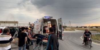 Otomobilin Tır İle Çarpıştığı Kazada 4 Kişi Yaralandı
