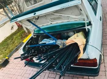 Otomobillerinde 230 Metre Uzunluğunda Çalıntı Telefon Kablolarıyla Yakalandılar
