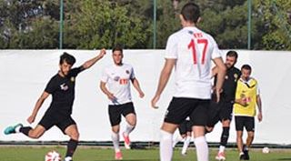 Oyuncular kendi aralarında çift kale maç yaptı