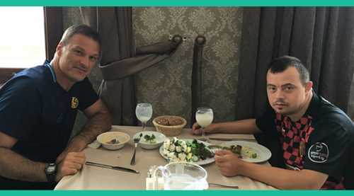 Özalan’dan anlamlı yemek