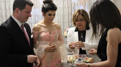 Özata’dan evliliğe ilk adım