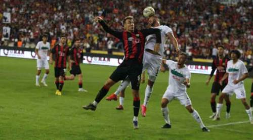 Özbayer oyun planını açıkladı