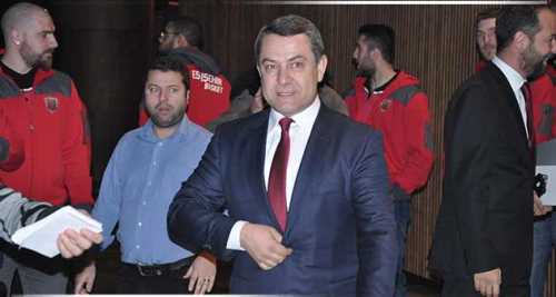 ÖZEÇOĞLU SICAK BAKMIYOR 