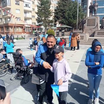 Özel Bireyler İle Polis Ekipleri Bir Arada
