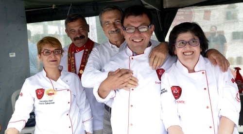 Özel çocuklar özel yemekler yaptı
