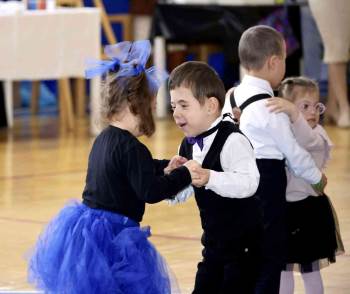 Özel Gereksinimli Minik Öğreciler Ayakta Alkışlandı
