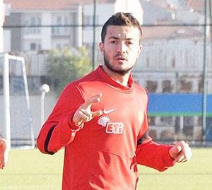 Özgür Çek özür diledi