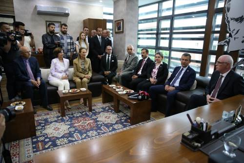 Özgür Özel'den Eskişehir'de önemli açıklamalar