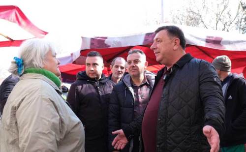 Özkan Alp: "Pazarcı esnafının yanındayım"